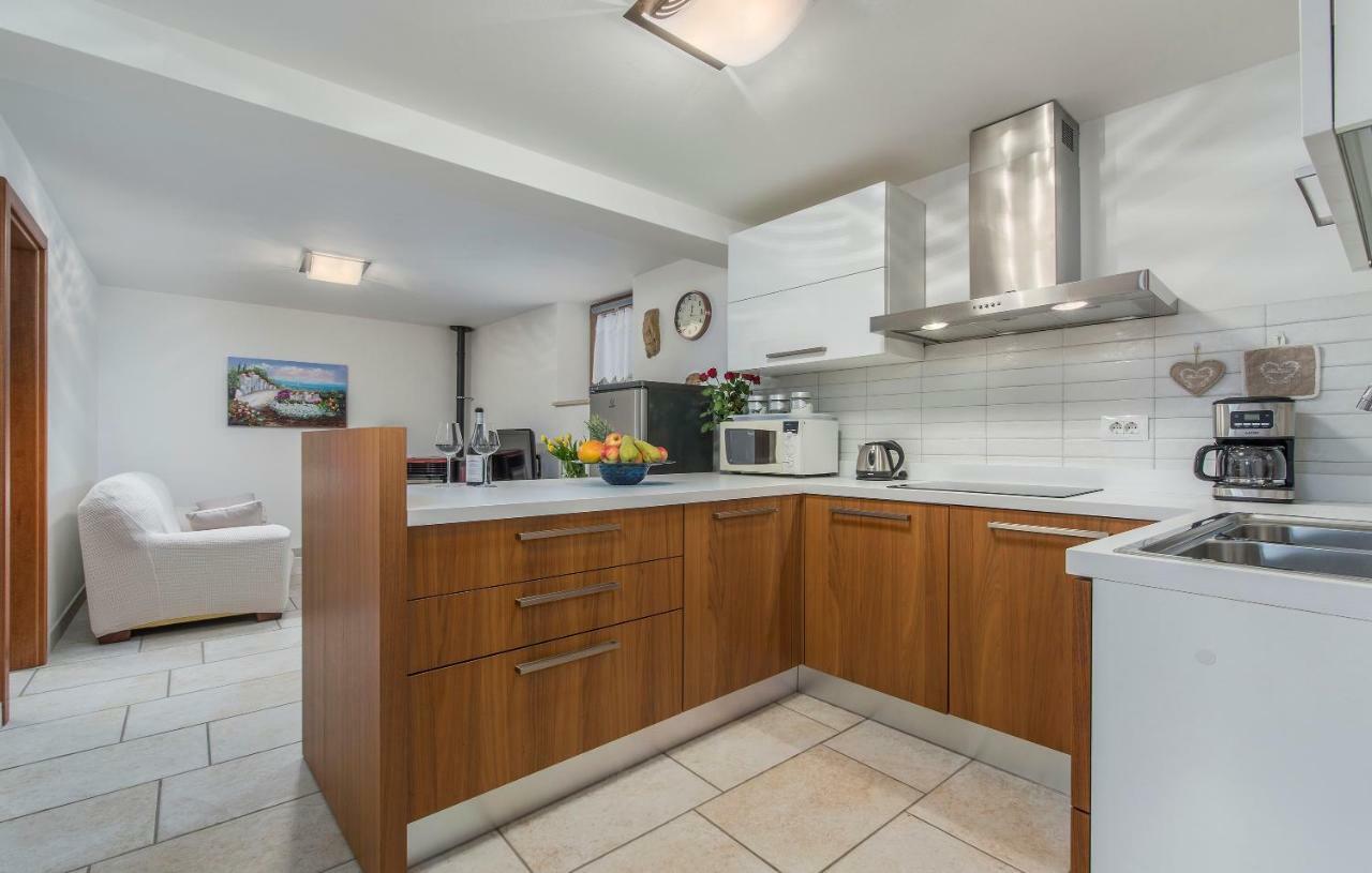 Apartment Claire Karšete Zewnętrze zdjęcie